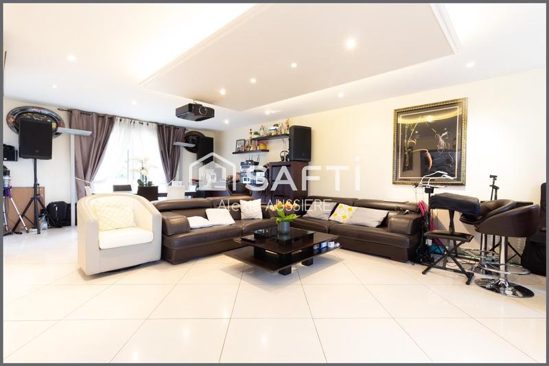 Maison - 222 m² - 12 pièces