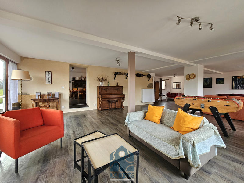 Propriété - 300 m² - 9 pièces