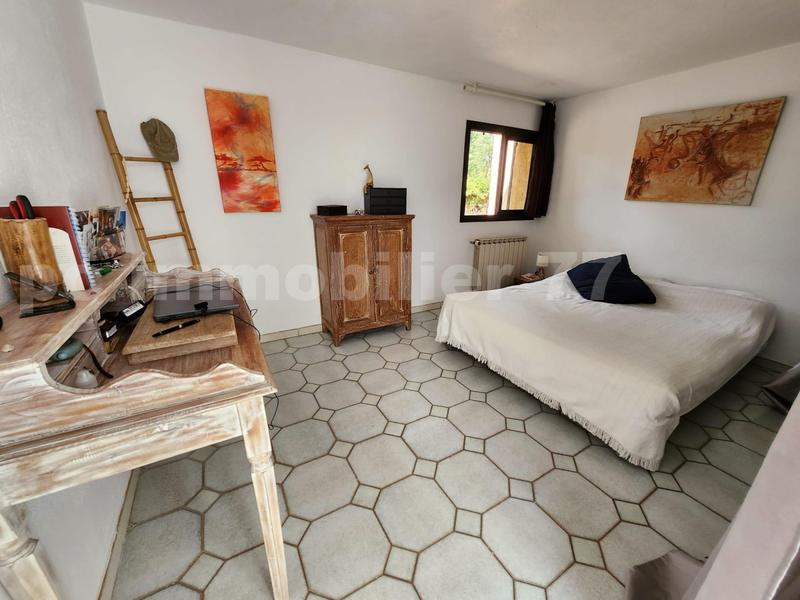 Villa - 271 m² - 8 pièces