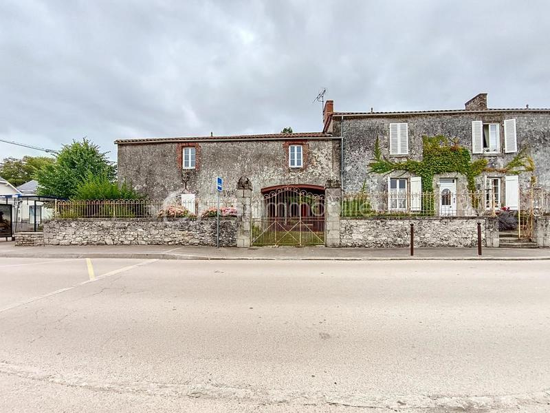 Demeure - 250 m² - 8 pièces