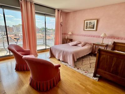 Appartement - 121 m² - 4 pièces