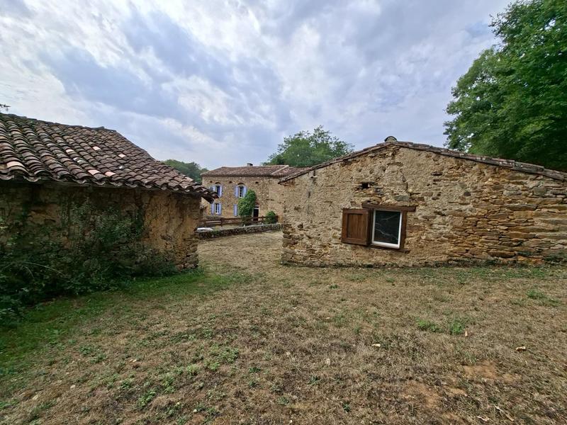 Maison - 225 m² - 7 pièces