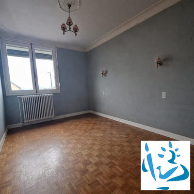 Maison - 81 m² - 5 pièces