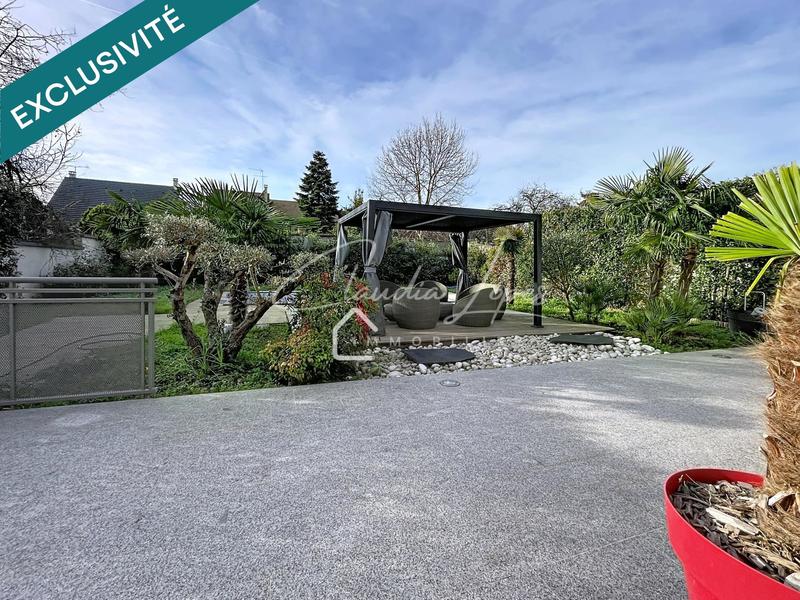 Maison - 368 m² - 9 pièces