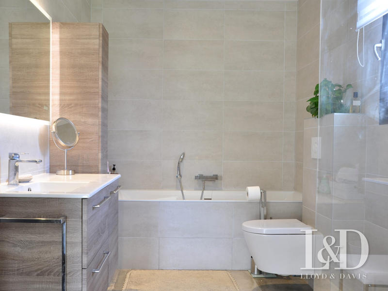 Villa - 178 m² - 6 pièces