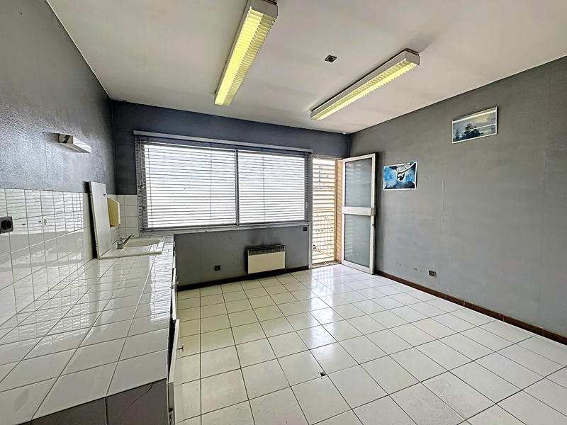 Local commercial - 68 m² - 3 pièces