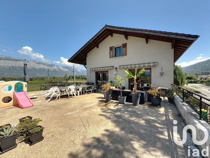 Maison - 277 m² - 8 pièces