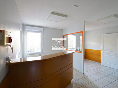 Local d'activités - 94 m² - 5 pièces