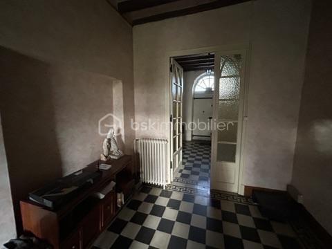 Maison - 598 m² - 20 pièces