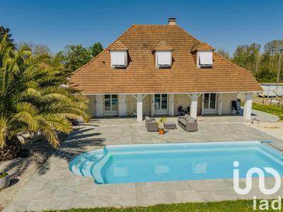 Maison - 205 m² - 9 pièces