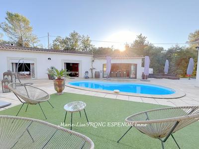 Maison - 210 m² - 8 pièces