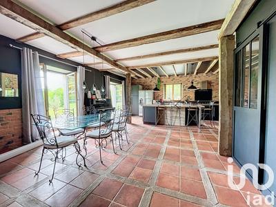 Maison - 208 m² - 6 pièces