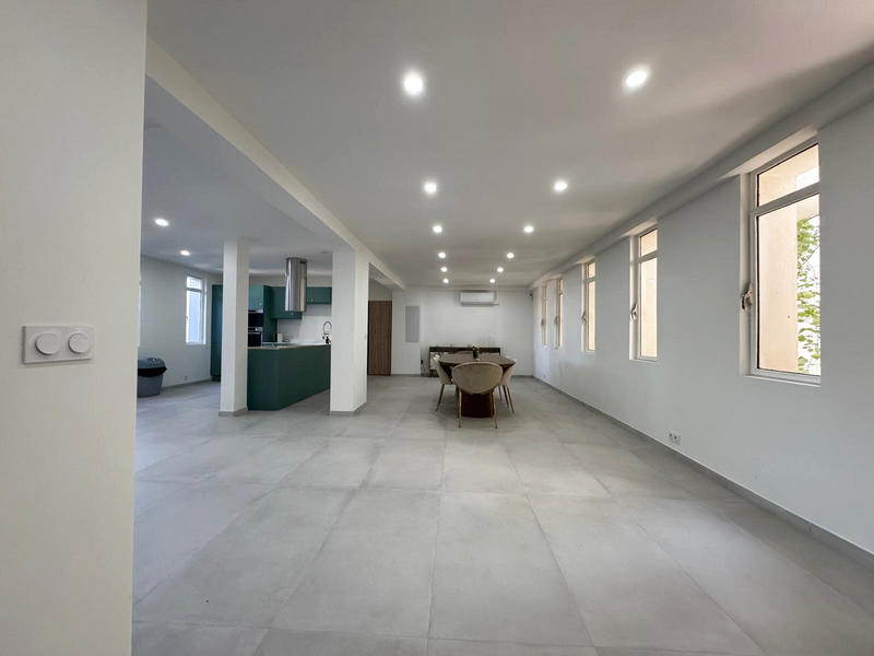 Appartement - 205 m² - 5 pièces