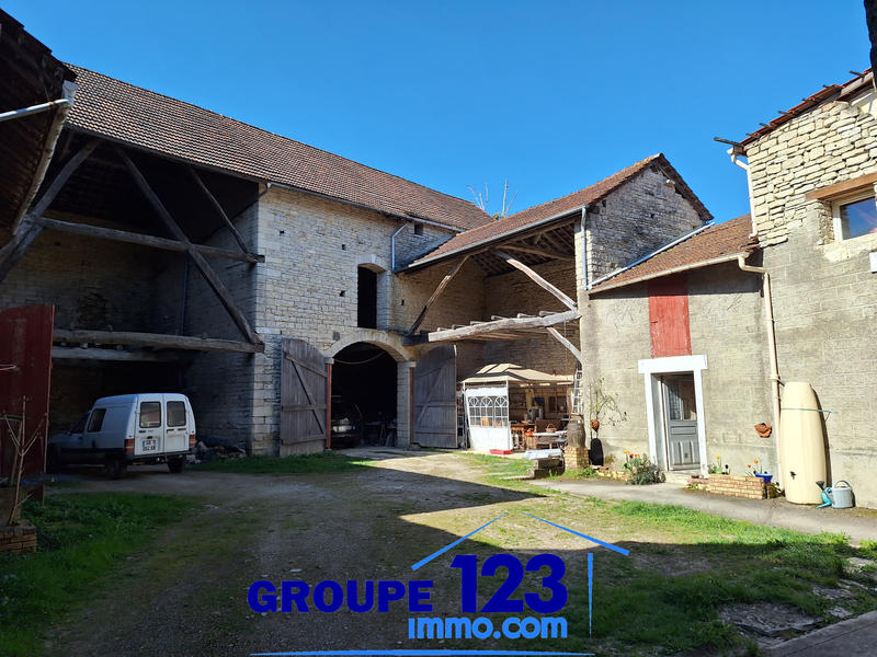 Maison - 200 m² - 8 pièces