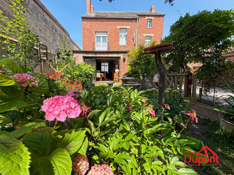 Maison - 228 m² - 9 pièces