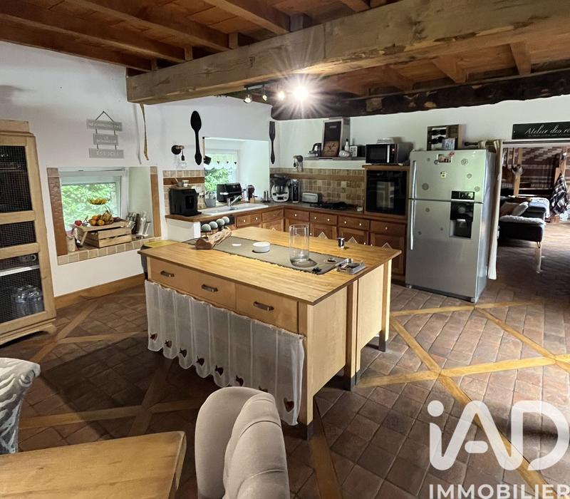 Maison - 360 m² - 16 pièces