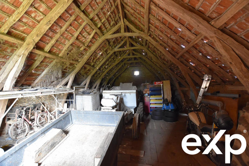 Maison - 326 m² - 3 pièces