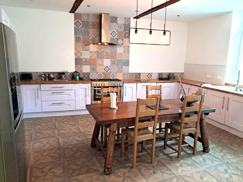 Maison ancienne - 253 m² - 9 pièces