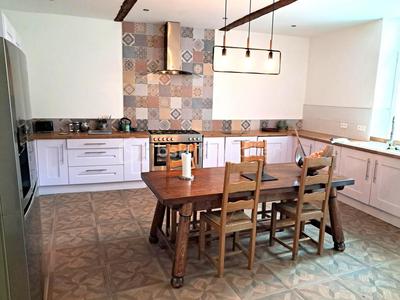 Maison ancienne - 253 m² - 9 pièces
