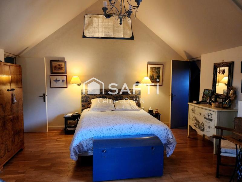 Maison - 220 m² - 8 pièces