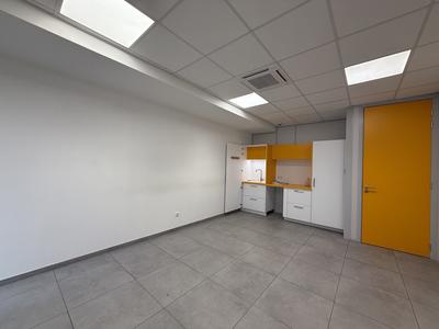 Local commercial - 139 m² - 6 pièces