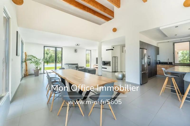 Villa - 220 m² - 5 pièces
