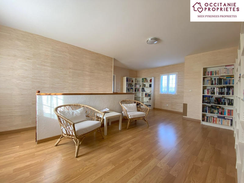 Maison - 211 m² - 5 pièces