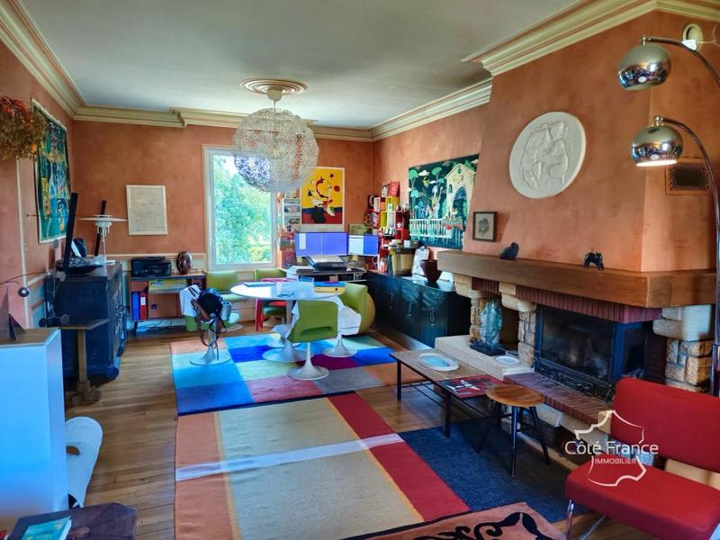 Demeure - 157 m² - 5 pièces