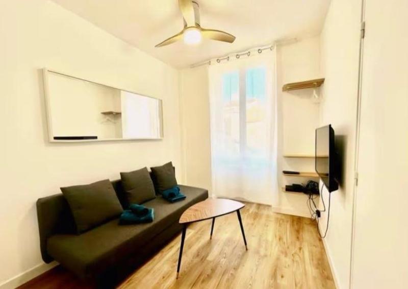 Studio - 12 m² - 1 pièce