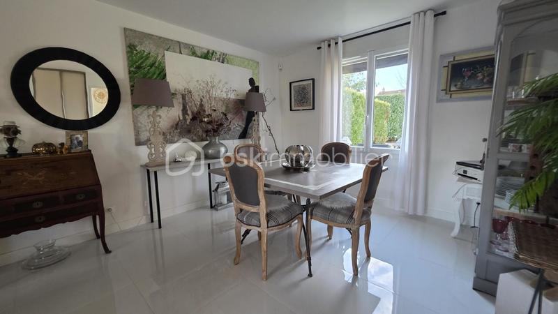 Maison - 90 m² - 5 pièces