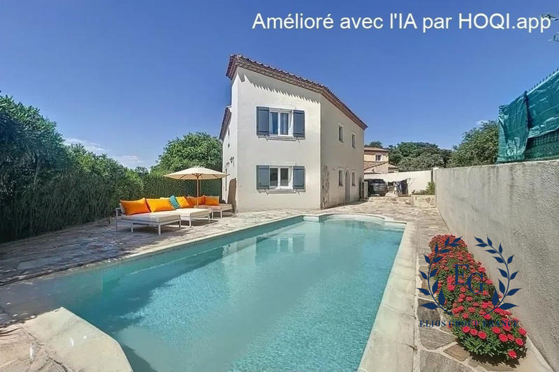 Maison traditionnelle - 272 m² - 10 pièces