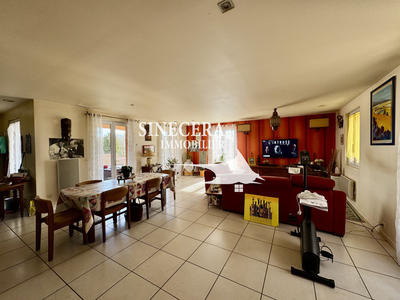 Maison - 200 m² - 10 pièces