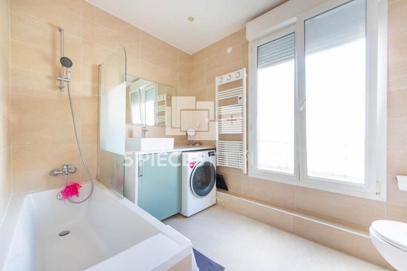 Maison - 94 m² - 5 pièces