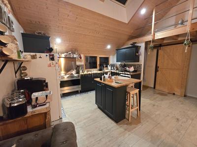 Maison - 228 m² - 8 pièces