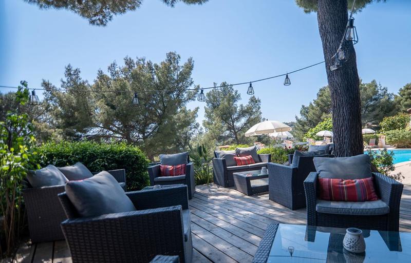 Maison - 360 m² - 16 pièces