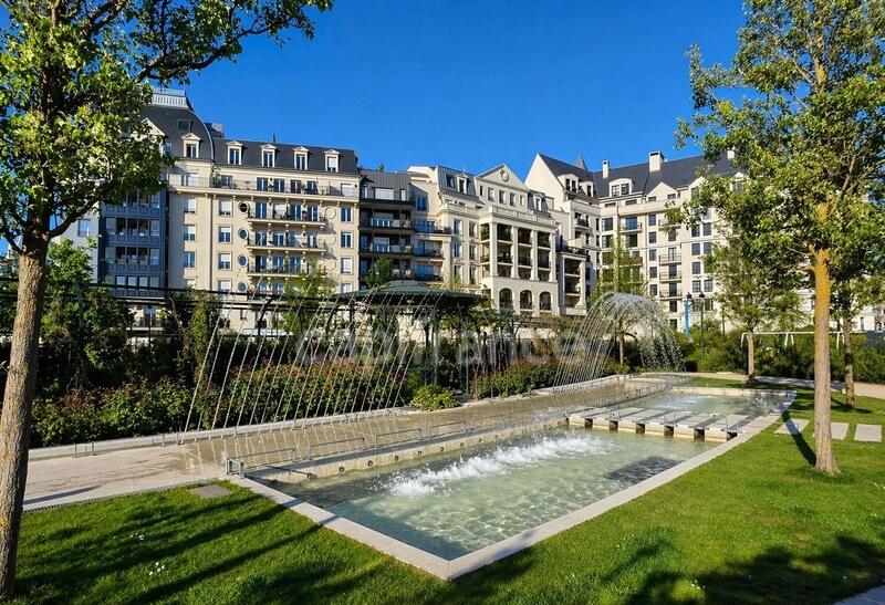 Maison - 202 m² - 7 pièces