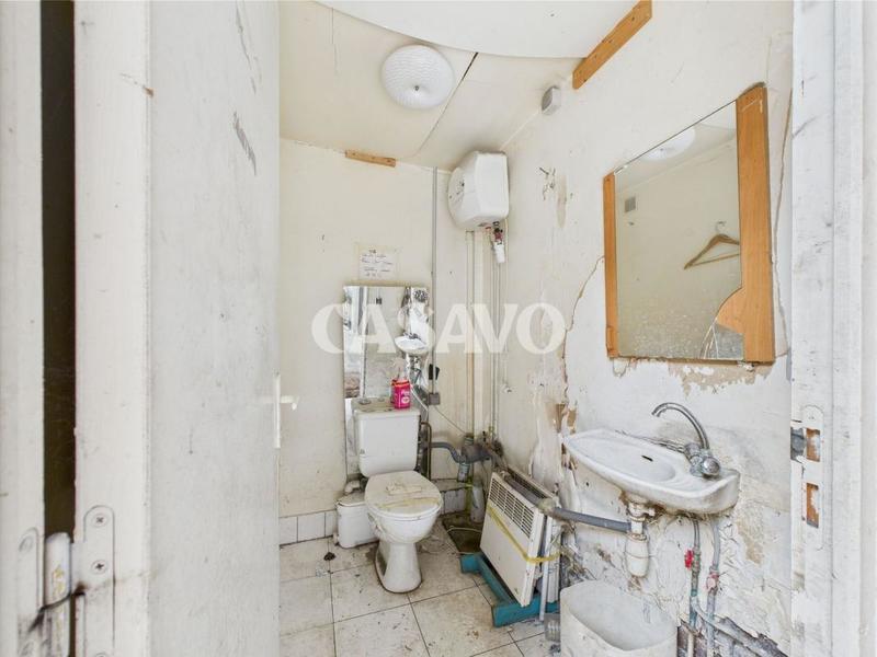 Local commercial - 683 m²