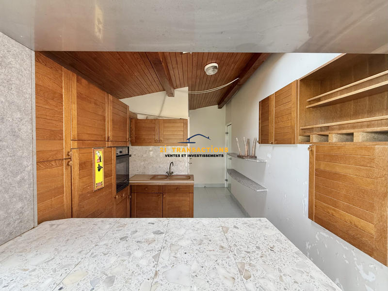 Maison - 220 m² - 8 pièces