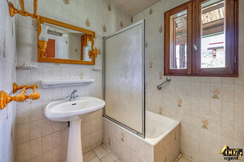 Maison - 182 m² - 7 pièces