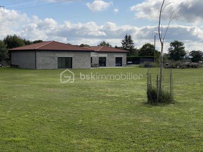 Villa - 244 m² - 6 pièces