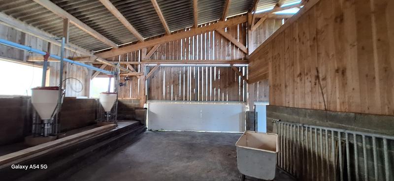 Maison - 460 m² - 2 pièces