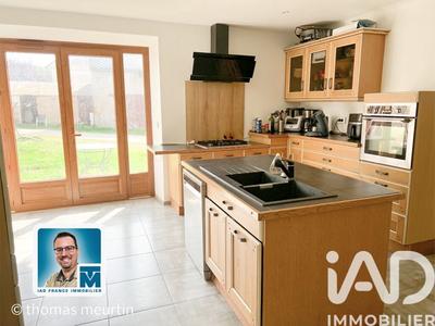 Maison - 256 m² - 8 pièces