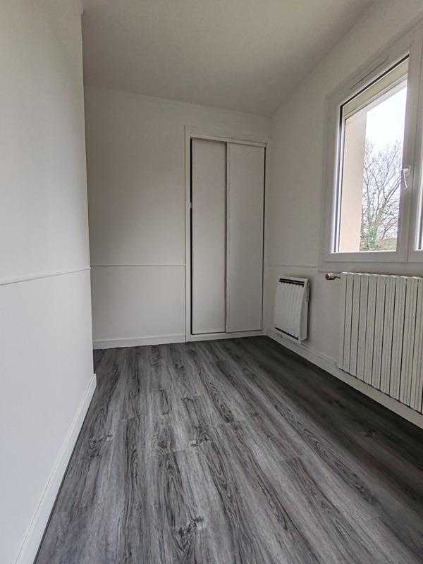 Maison - 230 m² - 10 pièces