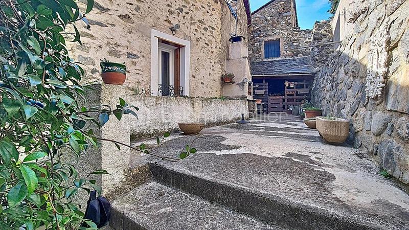 Maison en pierre - 111 m² - 7 pièces