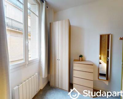 Chambre - 77 m² - 1 pièce