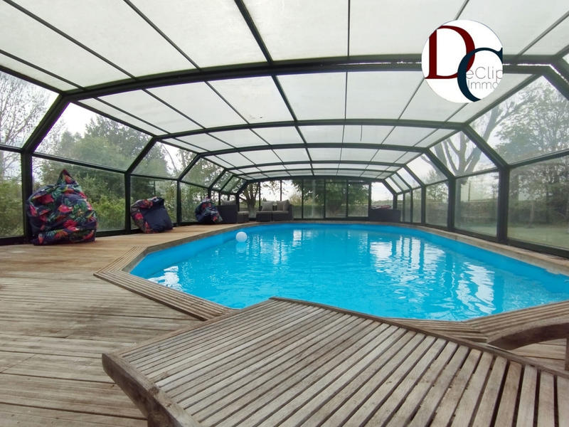 Maison - 465 m² - 13 pièces