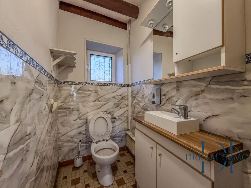 Maison - 230 m² - 7 pièces