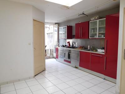 Maison - 74 m² - 6 pièces