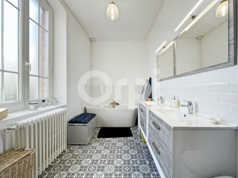 Maison de ville - 181 m² - 6 pièces