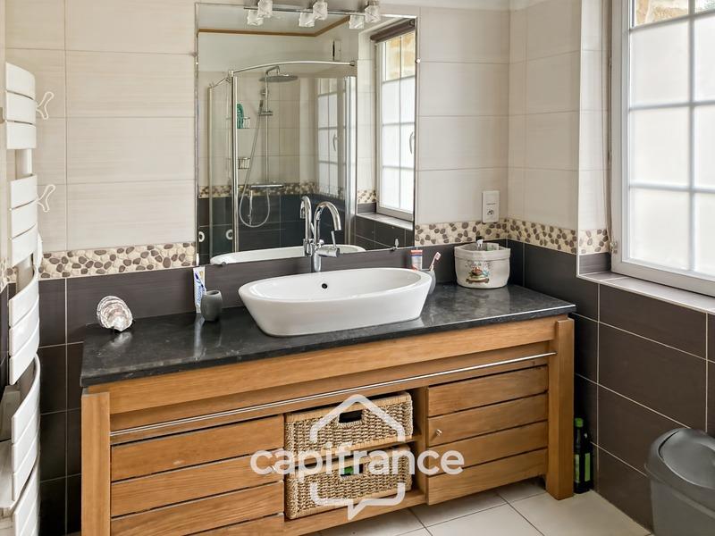 Maison - 257 m² - 6 pièces